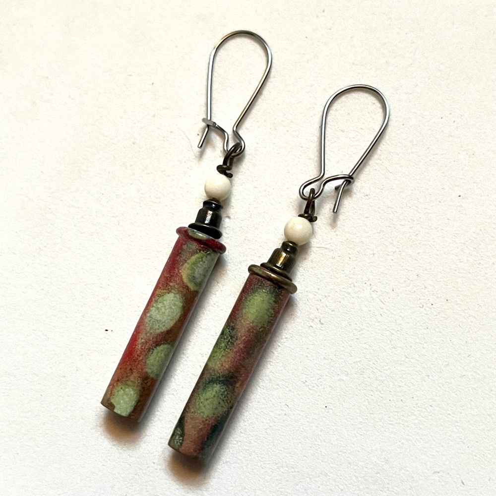 Red and Green Beaded Earrings with Minimalist Design. Dangle. New